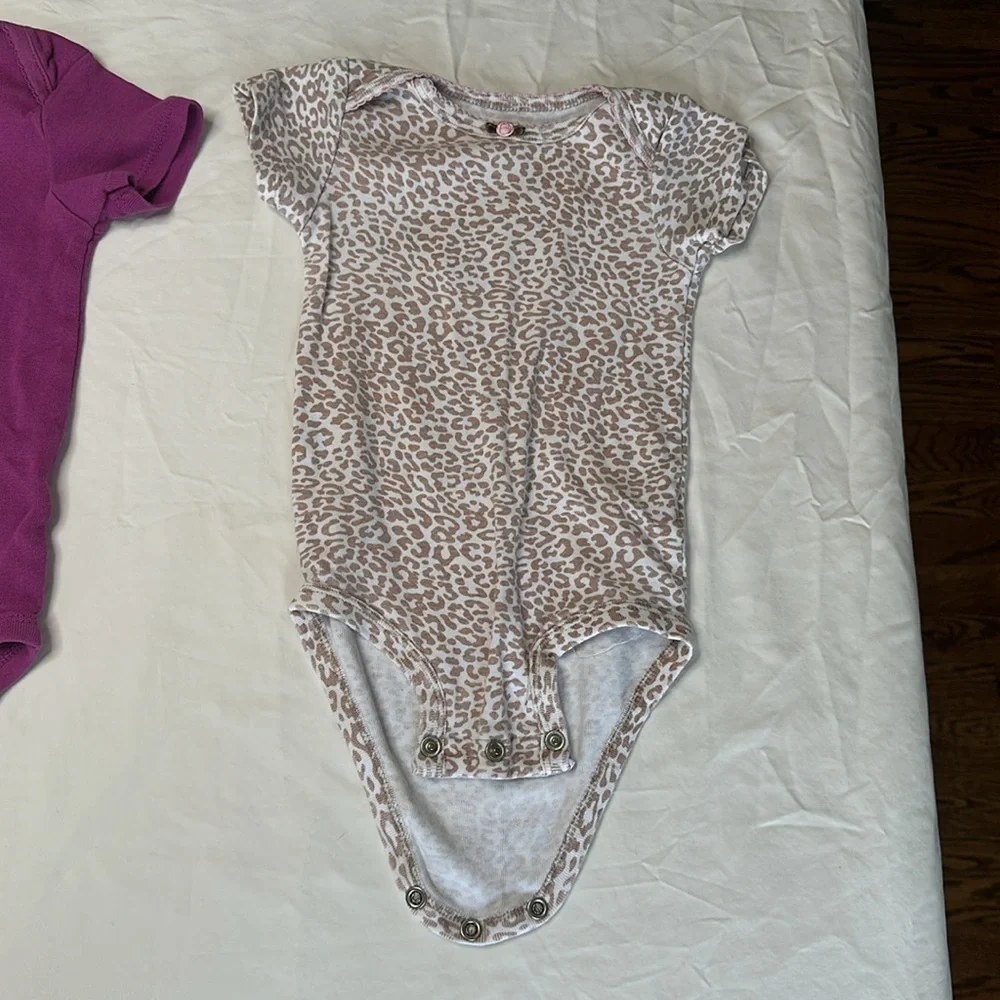 Carters size 9 month baby girl short sleeve onesie bundle All in GREAT CONDITION